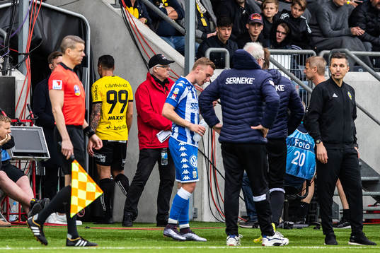 Häckens Ahmed Yasin lämnar planen