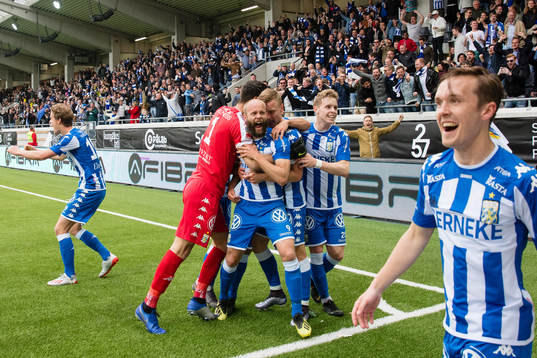 IFK Göteborgs Robin Söder jublar med lagkamrater