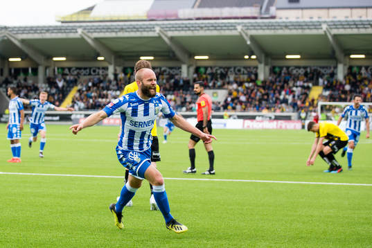 IFK Göteborgs Robin Söder jublar med lagkamrater