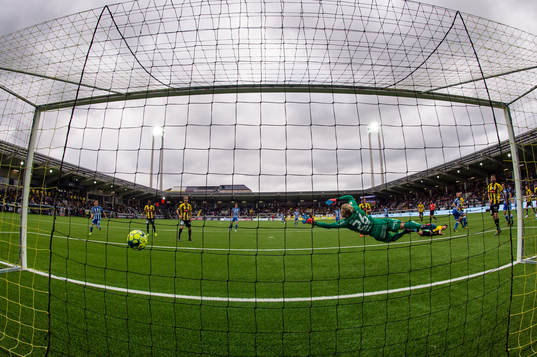 IFK Göteborgs Robin Söder nickar in avgörande 1-2 målet