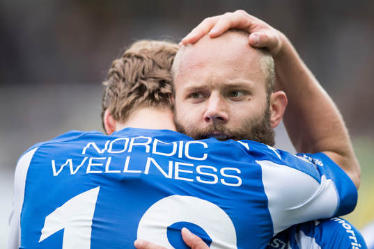 IFK Göteborgs August Erlingmark kramar om Robin Söder