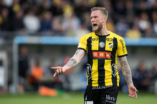 Häckens Alexander Faltsetas reagerar på sina lagkamrater