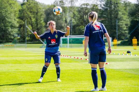 Julia Zigiotti Olme and Elin Rubensson of Swedish women