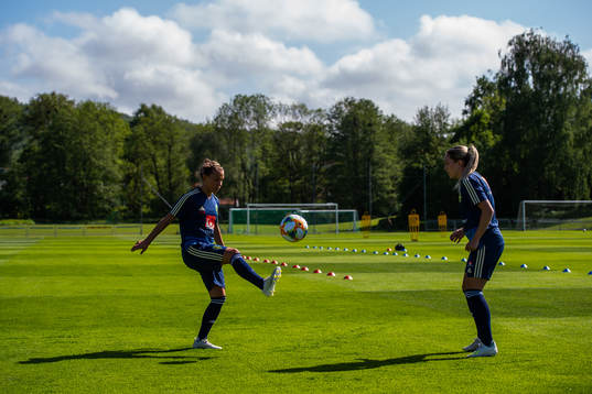 Julia Zigiotti Olme and Elin Rubensson of Swedish women