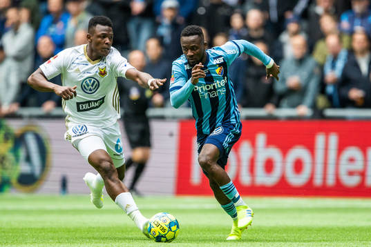 Östersunds Alhaji Gero och Djurgårdens Mohamed Buya Turay