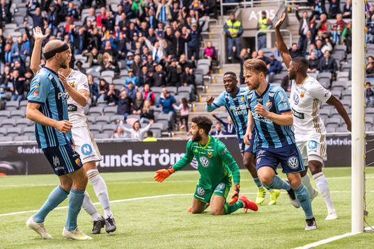 Djurgårdens Jacob Une Larsson jublar