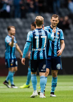 Djurgårdens Hampus Finndell och Jesper Karlström jublar