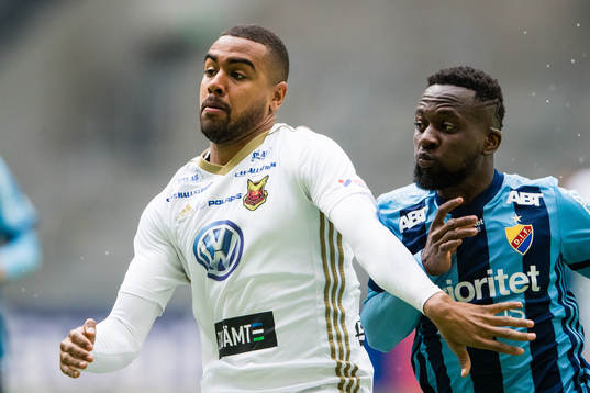 Östersunds Noah Sonko Sundberg och Djurgårdens Mohamed