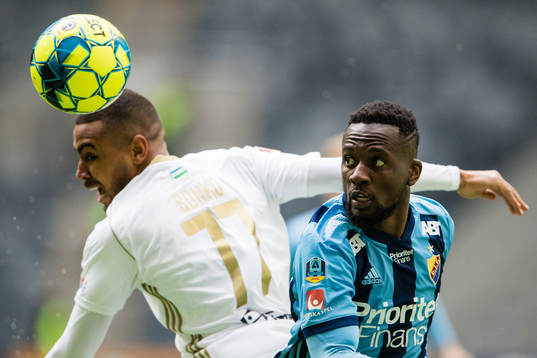 Östersunds Noah Sonko Sundberg och Djurgårdens Mohamed