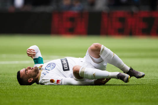 Östersunds Dino Islamovic har ont