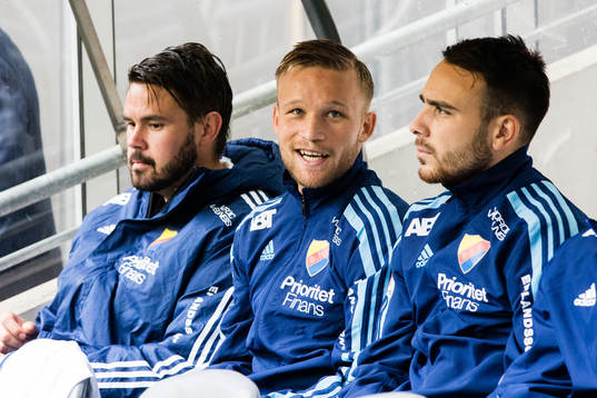 Djurgårdens målvakt Tommi Vaiho, <s19<och Klara Lundquist