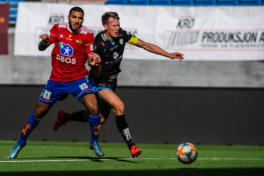 Ayoub Aleesami of Skeid and Kent Håvard Eriksen of Sandnes