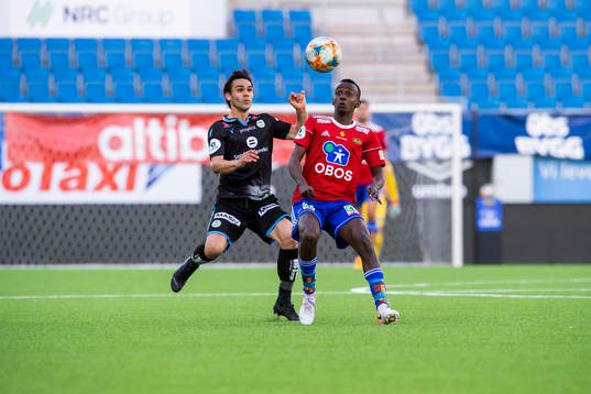 Simón Colina of Sandnes Ulf and Hassan Mohamed Yousef of