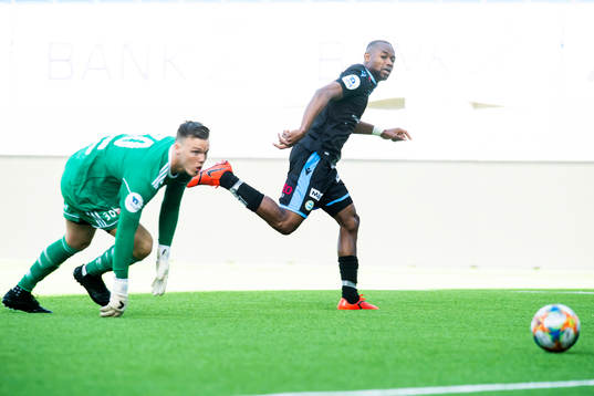 Goalkeeper Idar Nordby Lysgård of Skeid and Kachi of