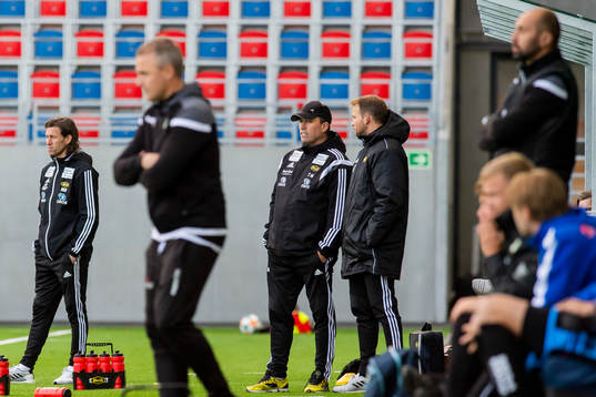 Bengt Sæternes, head coach of Sandnes Ulf, and Tom