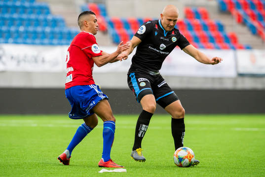 Mohammed Mahnin of Skeid and Johannes Laaksonen of Sandnes