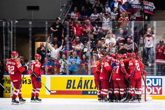 Players of Russia celebrate