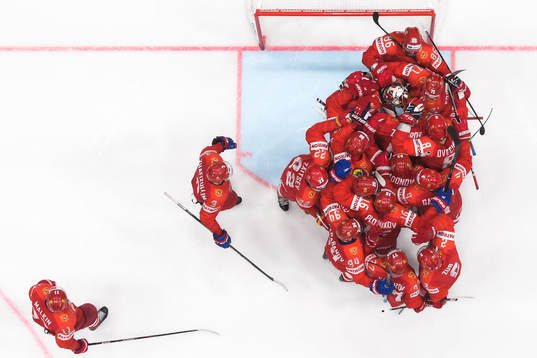 Players of Russia celebrate