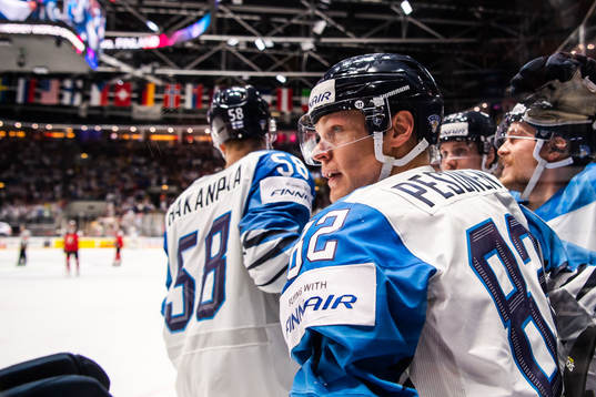 Harri Pesonen of Finland celebrate