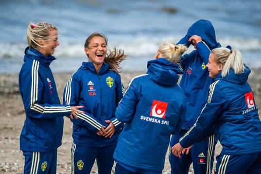 Amanda Ilestedt, Julia Zigiotti Olme and Hanna Glas of