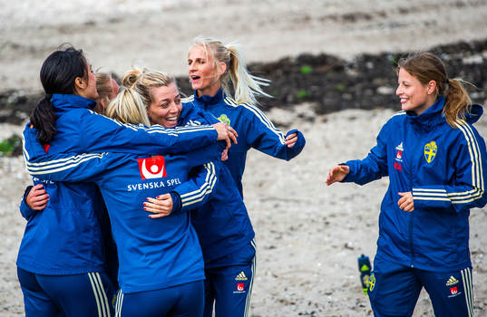 Goalkeeper Zecira Musovic, Linda Sembrant, Sofia Jakobsson