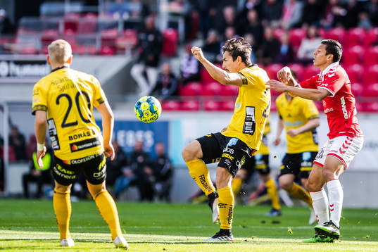 Elfsborgs Stefan Ishizaki och Kalmars Romário Pereira