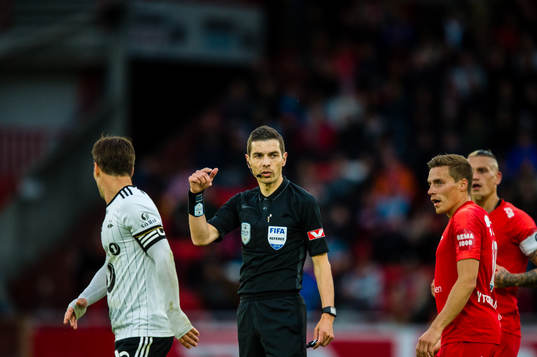 Tore Hansen, referee