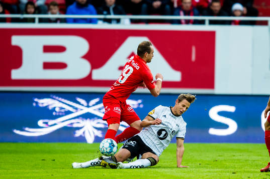 Veton Berisha of Brann and Vegar Eggen Hedenstad of