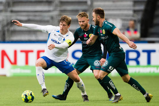 IFK Norrköpings Alexander Fransson jagas av Hammarbys