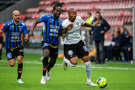 Sirius Kebba Ceesay och Örebros Carlos Strandberg