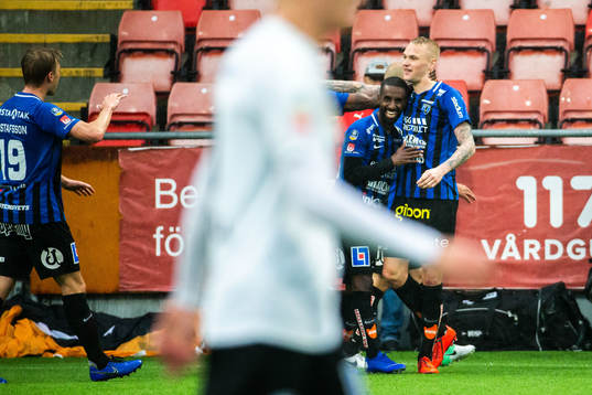 Sirius Adam Ståhl jublar med Mohammed Saeid