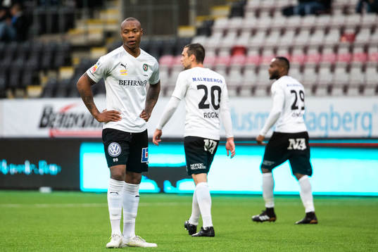 Örebros Carlos Strandberg deppar