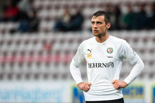 Örebros Filip Rogic deppar