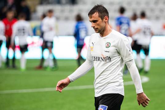 Örebros Filip Rogic deppar