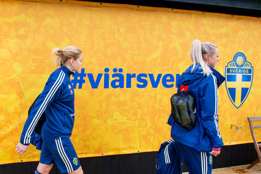 Mia Carlsson and Amanda Ilestedt arrives for a team photo