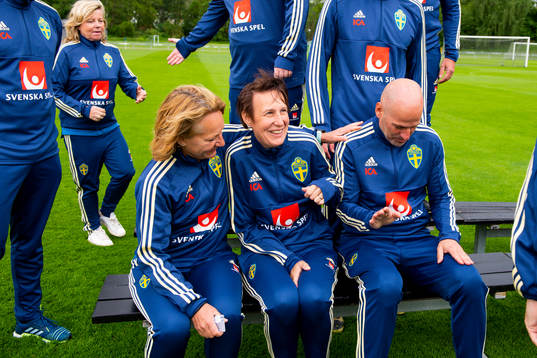 Physio Annica Näsmark, equipment manager Jessica Karlsson