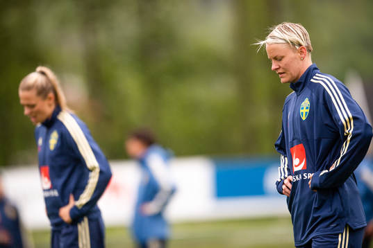 Fridolina Rolfö and Nilla Fischer of Swedish women