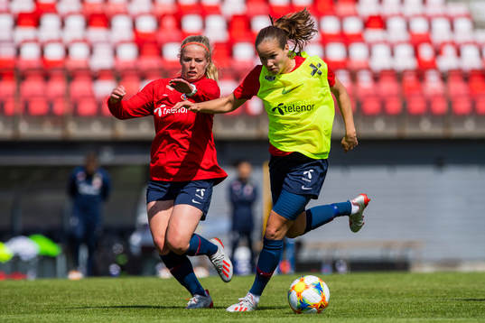 Therese Sessy Åsland and Guro Reiten of Norway