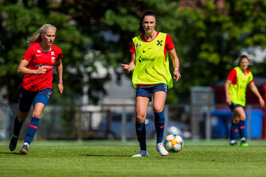 Emilie Nautnes and Ingrid Syrstad Engen of Norway