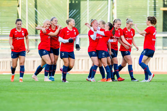 Therese Sessy Åsland of Norway celebrates with her