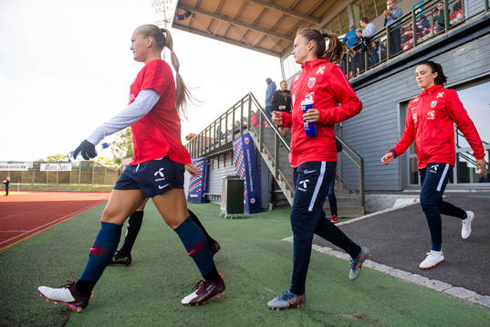 Lisa-Marie Karlseng Utland, Caroline Graham Hansen and