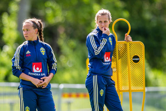 Julia Zigiotti Omne and Nathalie Björn of Swedish women