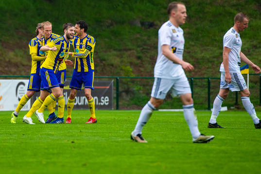 Eskilsminnes Jonatan Olsson jublar