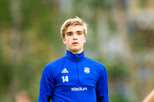 Eskilsminnes William Nilsson innan fotbollsmatchen i