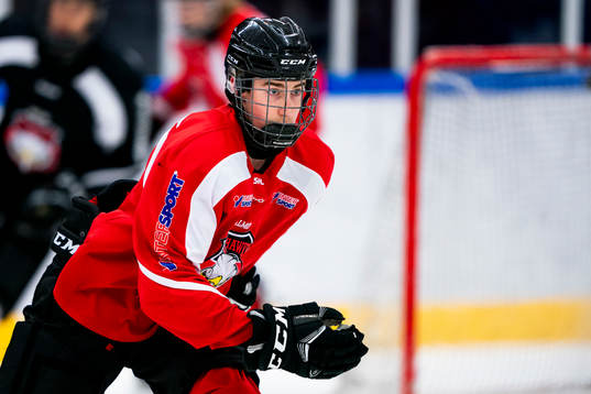 under en ishockeyträning med Malmö Redhawks J18/20