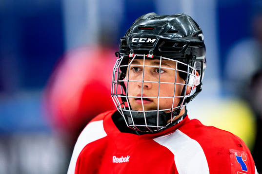 under en ishockeyträning med Malmö Redhawks J18/20