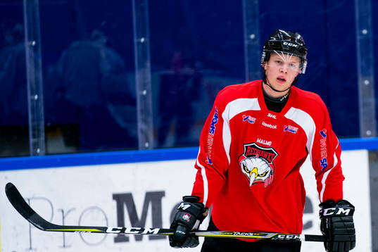 under en ishockeyträning med Malmö Redhawks J18/20