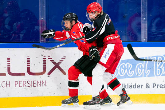 under en ishockeyträning med Malmö Redhawks J18/20