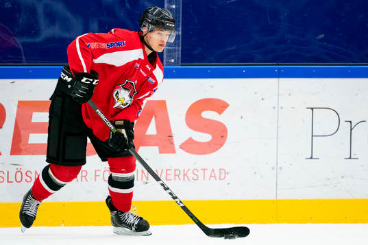 under en ishockeyträning med Malmö Redhawks J18/20