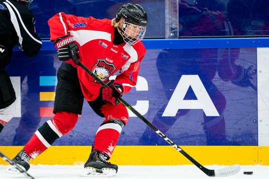 under en ishockeyträning med Malmö Redhawks J18/20